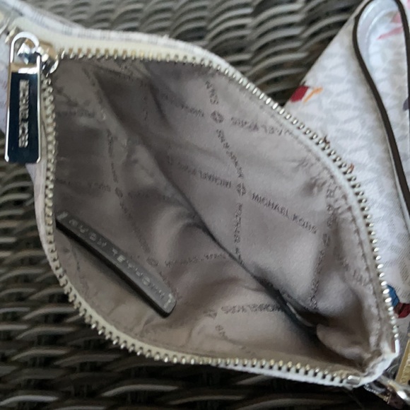 Michael Kors Jet Set Girls Wristlet Trio - Picture 15 of 16